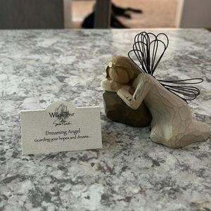 Willow tree figurine. “Dreaming Angel”